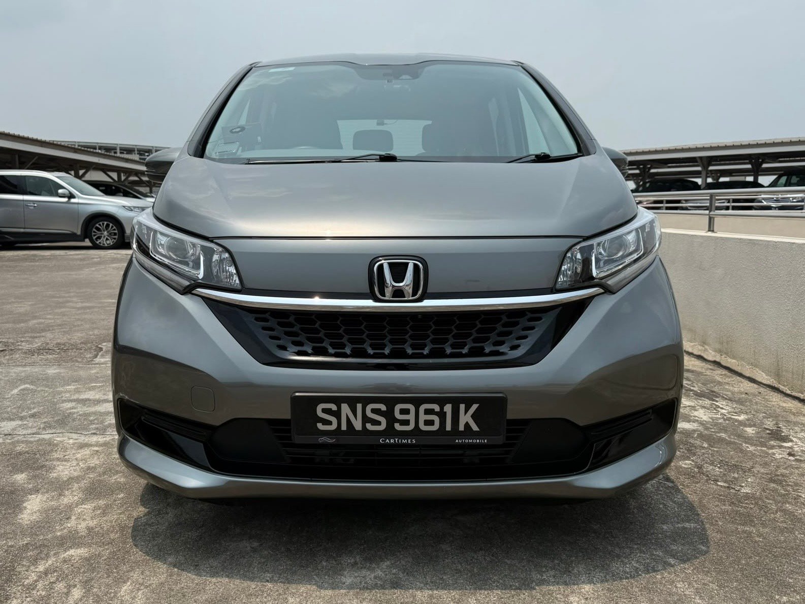 Honda Freed Hybrid 1.5 G photo 3